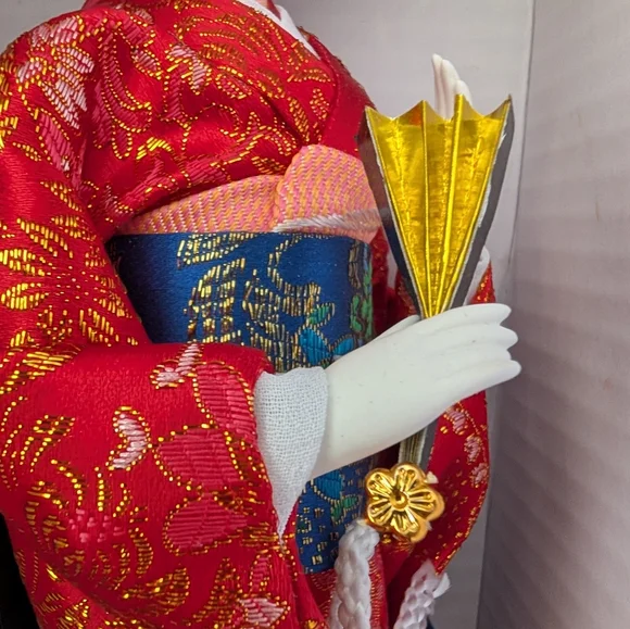 Vintage 1970s 1980s Japanese Red Geisha Doll Figurine In Traditional Attire - Picture 3 of 9